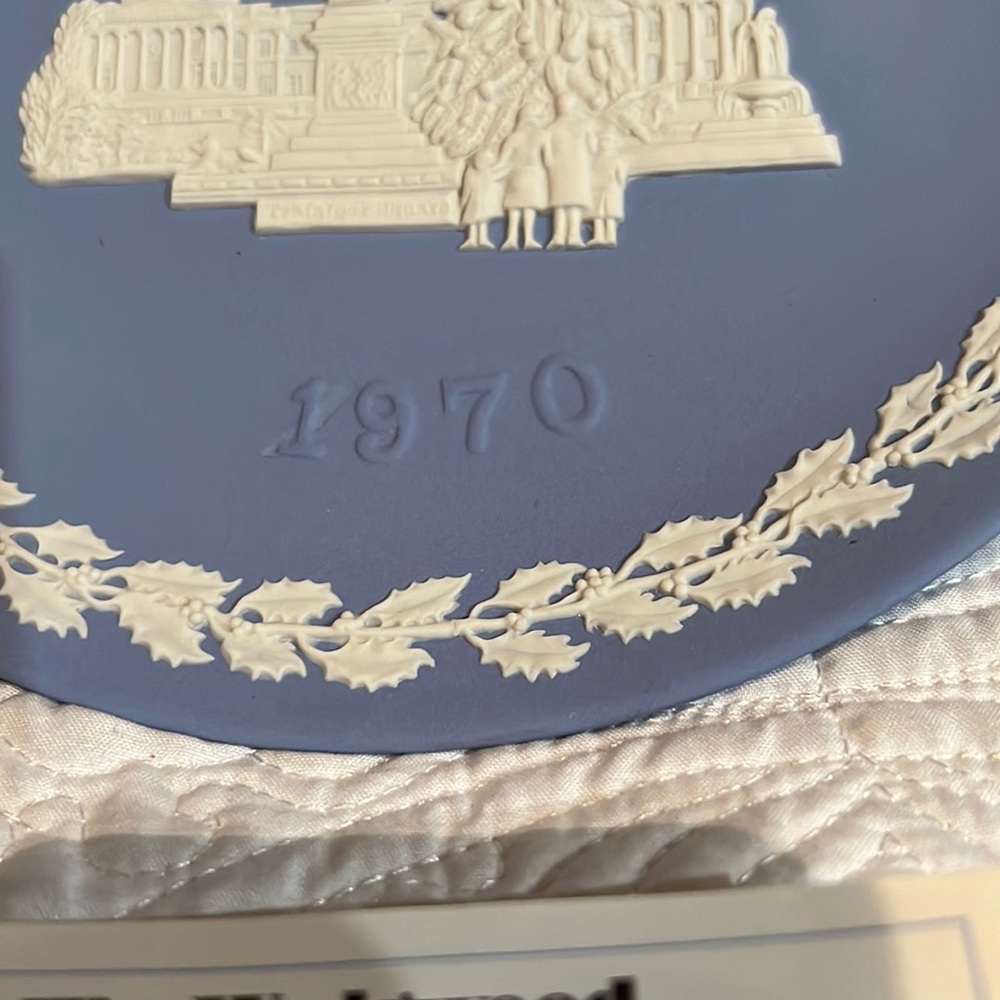 Wedgewood‎ 1970 Christmas plate - Picture 4 of 16